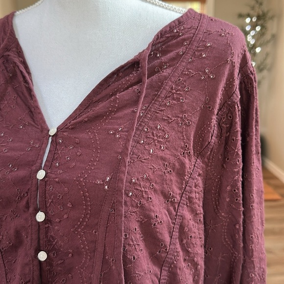 Bohemian eyelet peasant poet Blouse - Picture 2 of 10